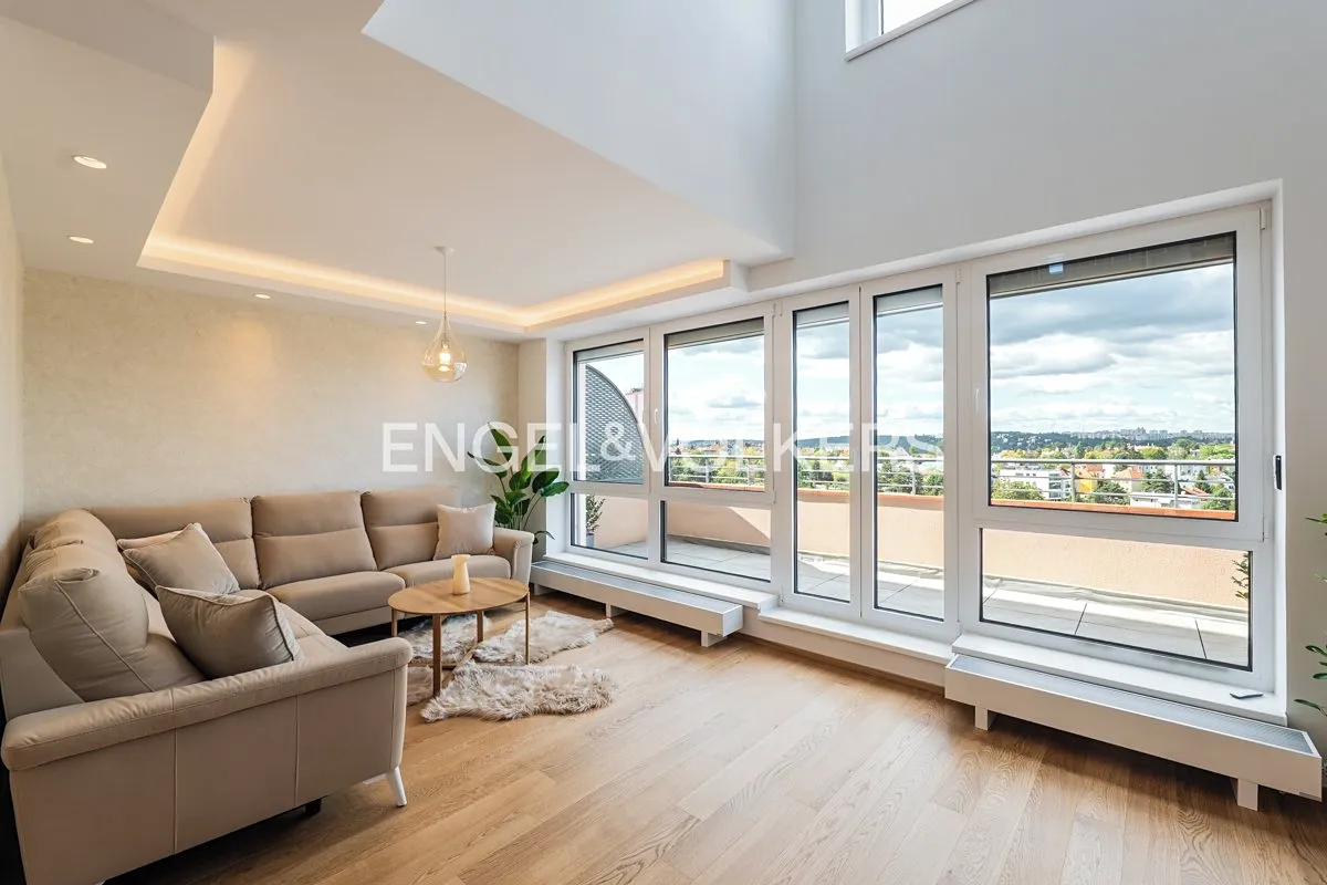 Pronájem bytu 4+kk 131 m²